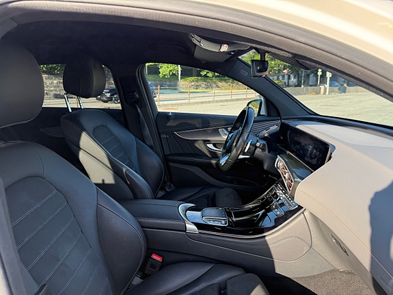 Mercedes-Benz EQC400 13 of 21