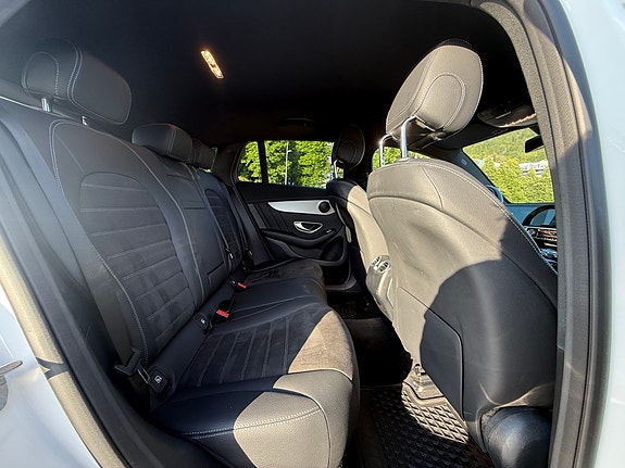 Mercedes-Benz EQC400 10 of 21