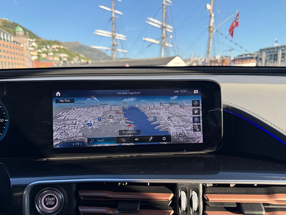 Mercedes-Benz EQC400 21 of 21