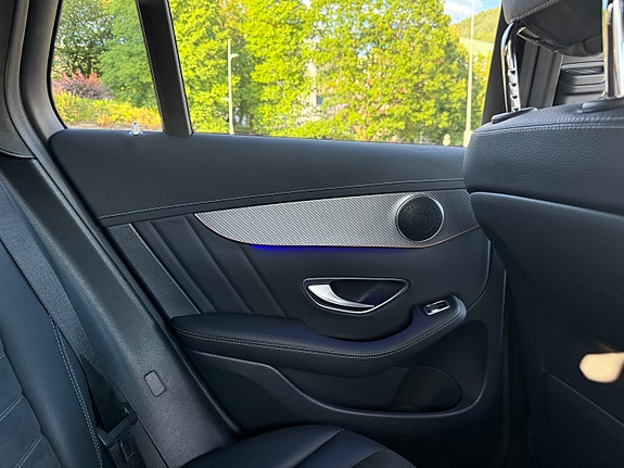 Mercedes-Benz EQC400 19 of 21