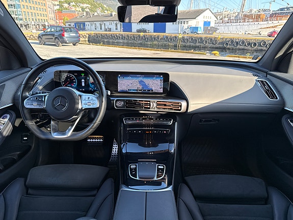 Mercedes-Benz EQC400 16 of 21