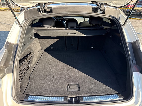 Mercedes-Benz EQC400 6 of 21