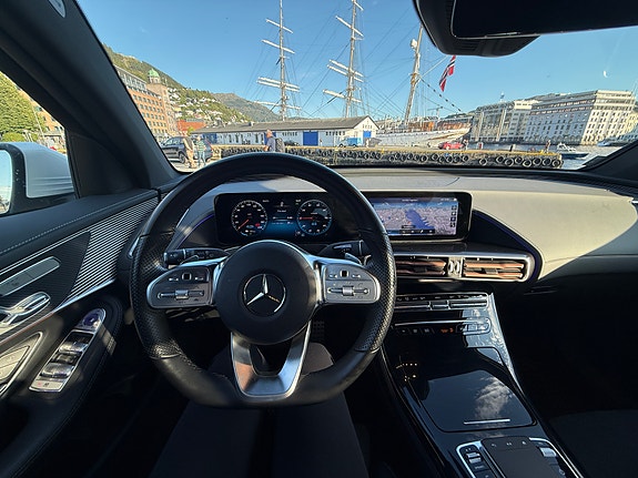 Mercedes-Benz EQC400 18 of 21