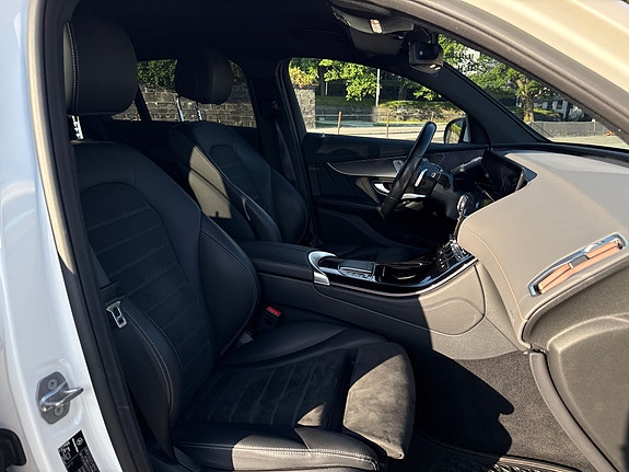 Mercedes-Benz EQC400 11 of 21