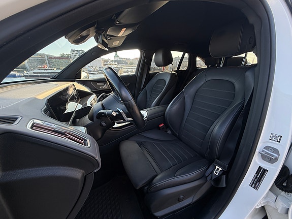 Mercedes-Benz EQC400 15 of 21