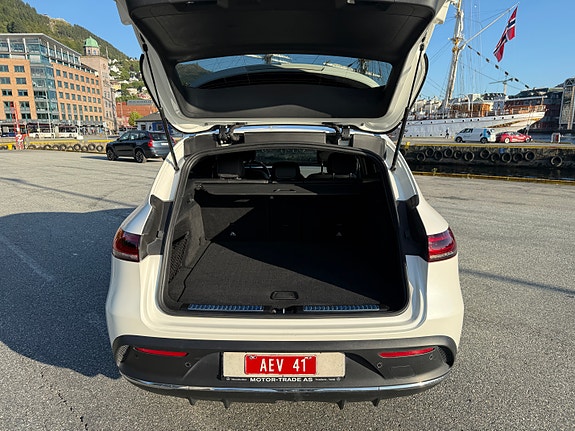 Mercedes-Benz EQC400 5 of 21
