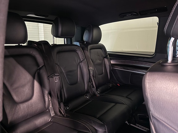 Mercedes-Benz EQV300 7 of 26