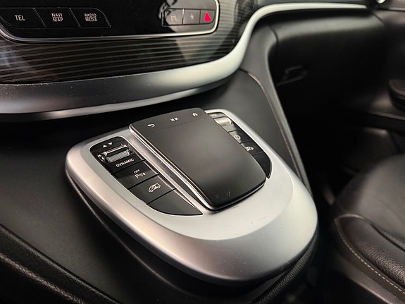 Mercedes-Benz EQV300 18 of 26
