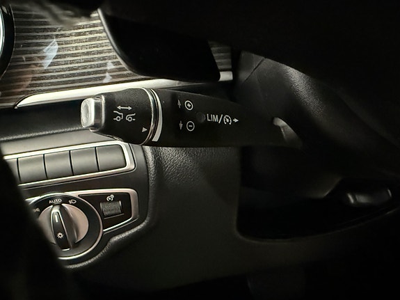Mercedes-Benz EQV300 16 of 26