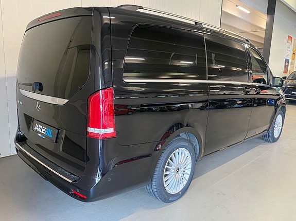 Mercedes-Benz EQV300 3 of 26