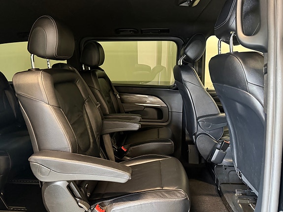 Mercedes-Benz EQV300 6 of 26