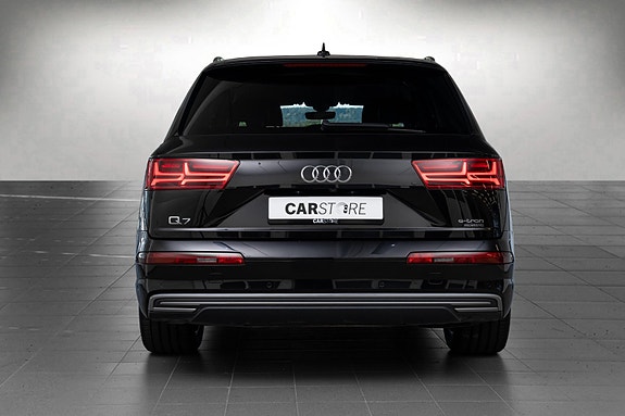 Audi Q7 9 of 30