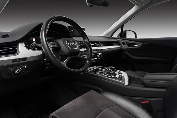 Audi Q7 25 of 30