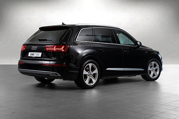 Audi Q7 6 of 30