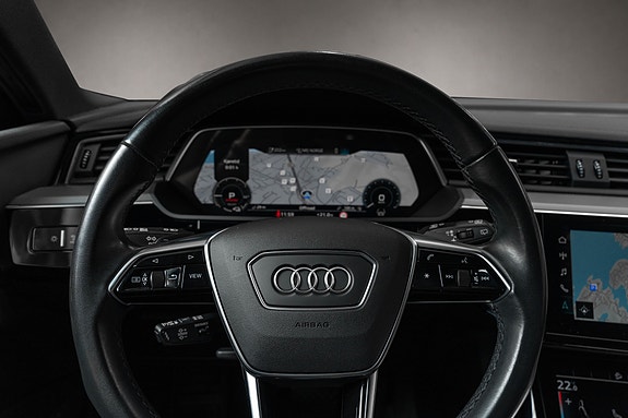 Audi e-tron 24 of 30