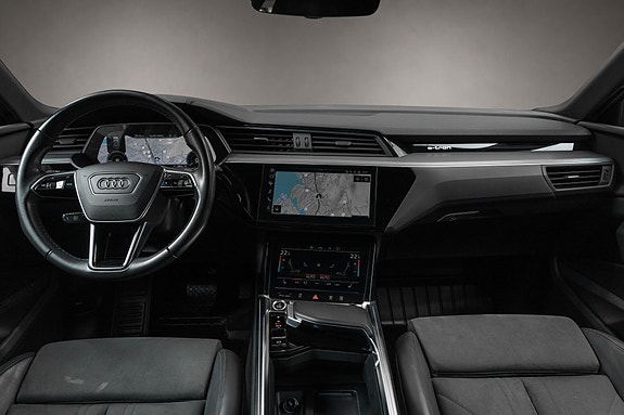 Audi e-tron 10 of 30
