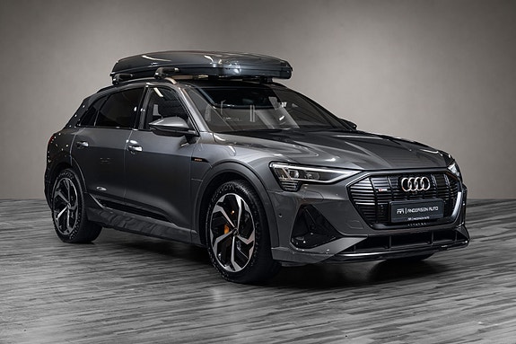 Audi e-tron 8 of 30