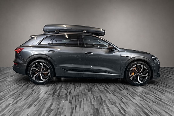 Audi e-tron 7 of 30