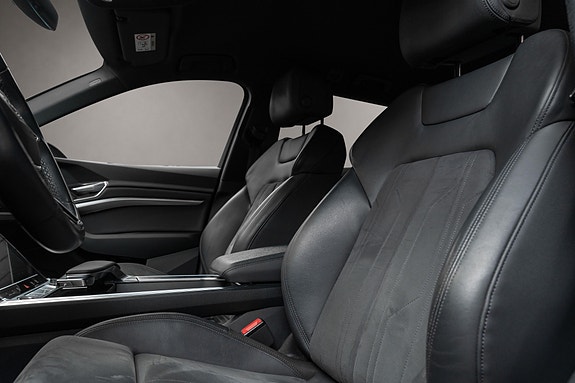 Audi e-tron 13 of 30
