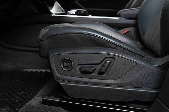 Audi e-tron 14 of 30