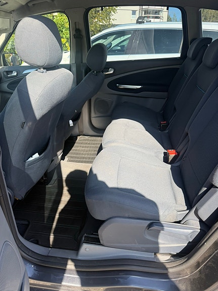 Ford S-MAX 7 of 10