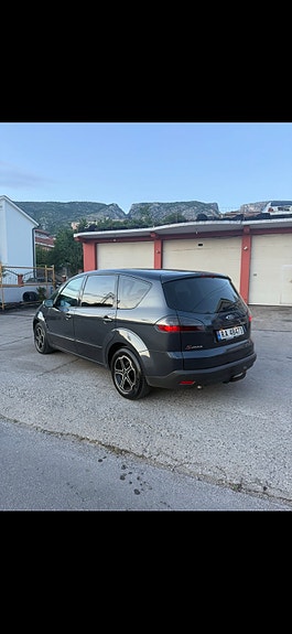 Ford S-MAX 4 of 10