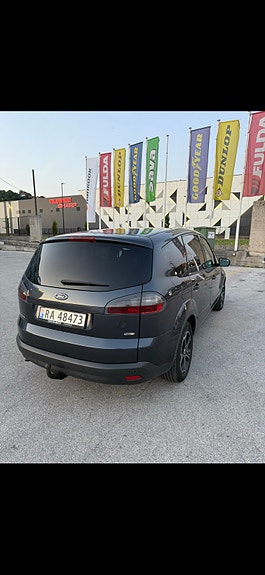 Ford S-MAX 2 of 10