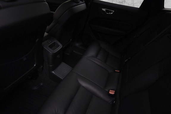 Volvo XC60 30 of 30
