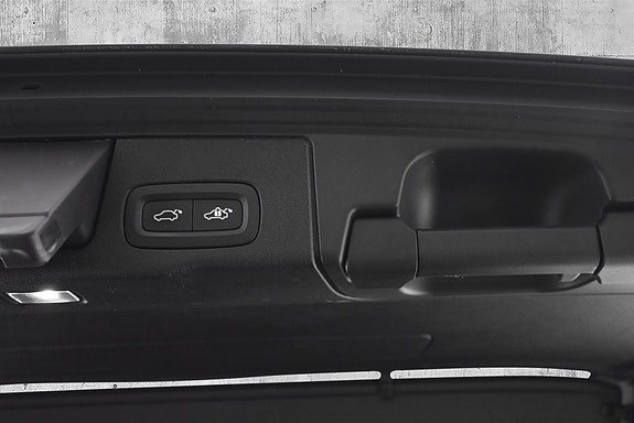 Volvo XC60 11 of 30