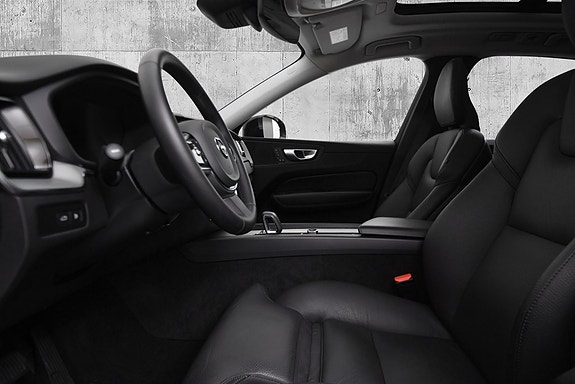 Volvo XC60 15 of 30
