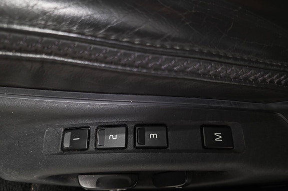 Volvo XC70 14 of 29