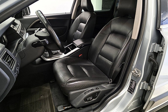 Volvo XC70 11 of 29