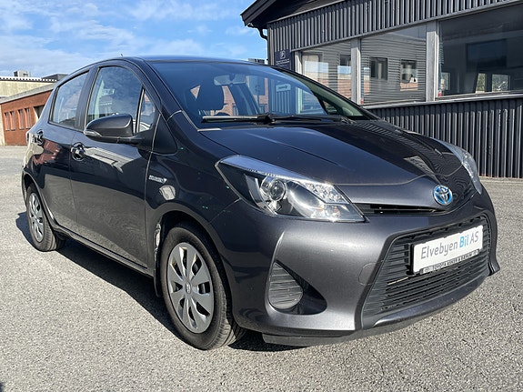 Toyota Yaris 7 of 23
