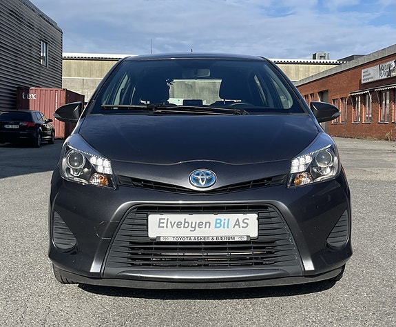 Toyota Yaris 8 of 23
