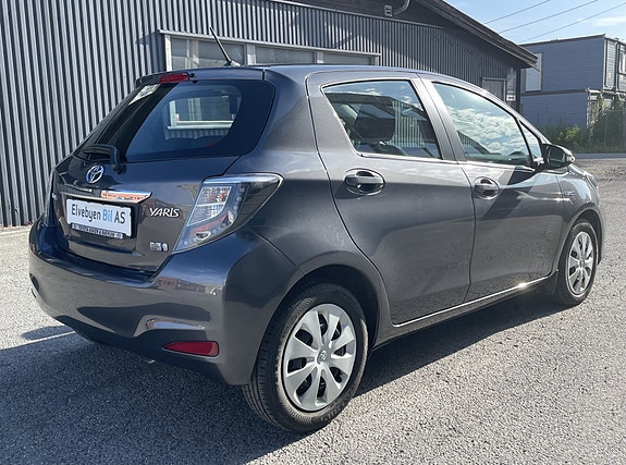 Toyota Yaris 5 of 23