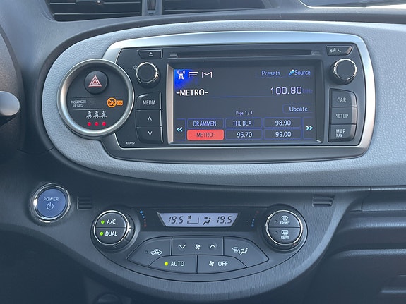 Toyota Yaris 14 of 23