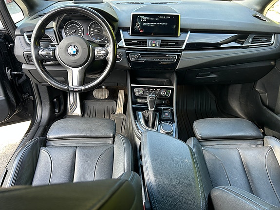 BMW 225xe 13 of 28