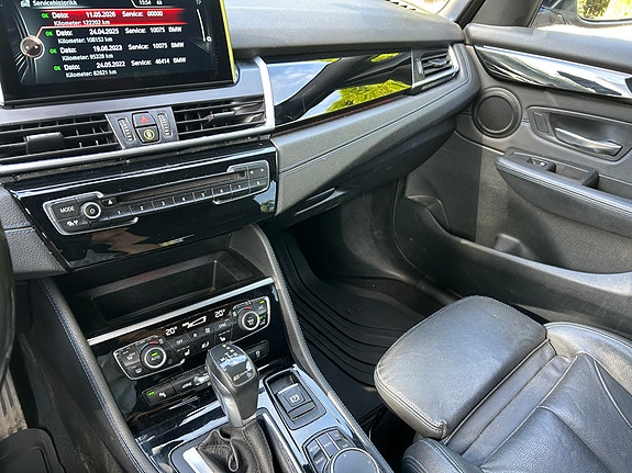 BMW 225xe 14 of 28