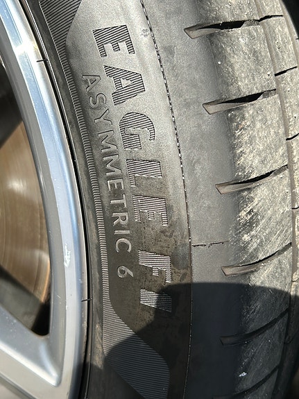 BMW 225xe 24 of 28