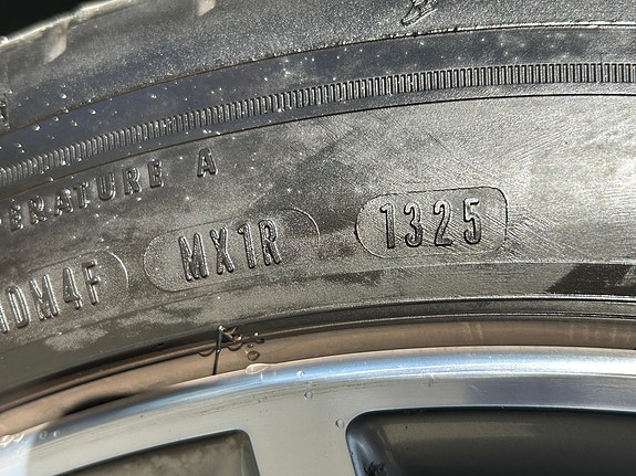 BMW 225xe 26 of 28