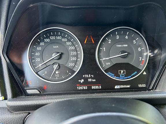 BMW 225xe 15 of 28
