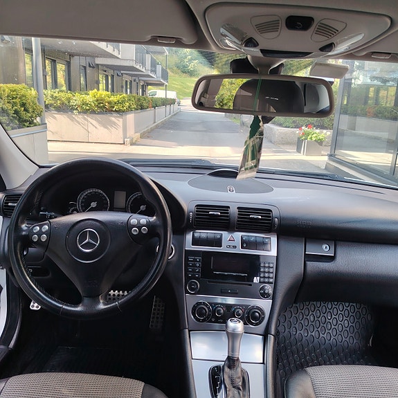 Mercedes-Benz C220 d 4 of 10