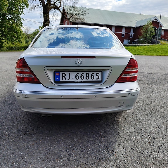 Mercedes-Benz C220 d 8 of 10