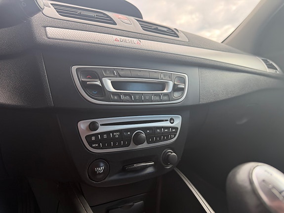 Renault Megane 18 of 23