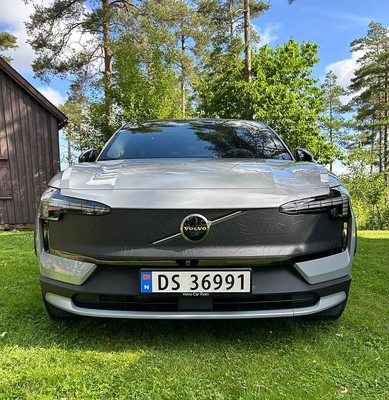 Volvo EX30 CC 4 of 9