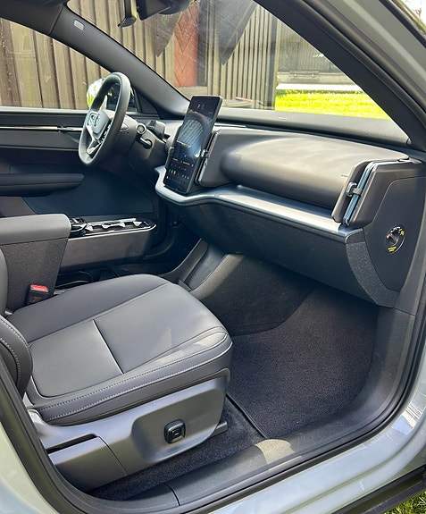 Volvo EX30 CC 5 of 9