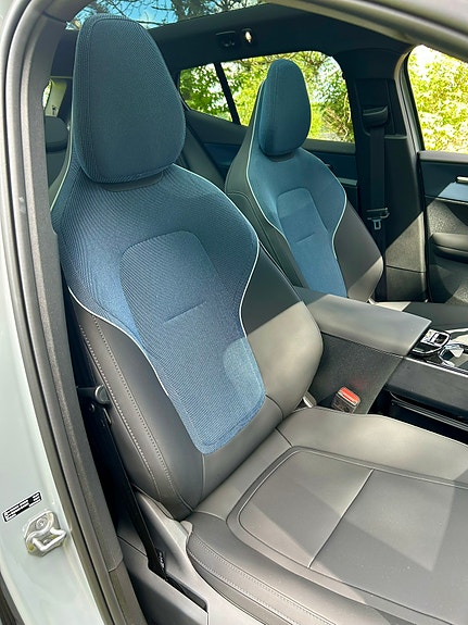 Volvo EX30 CC 6 of 9