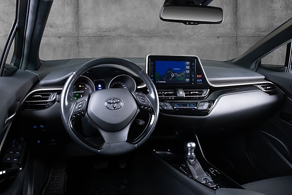 Toyota C-HR 8 of 20