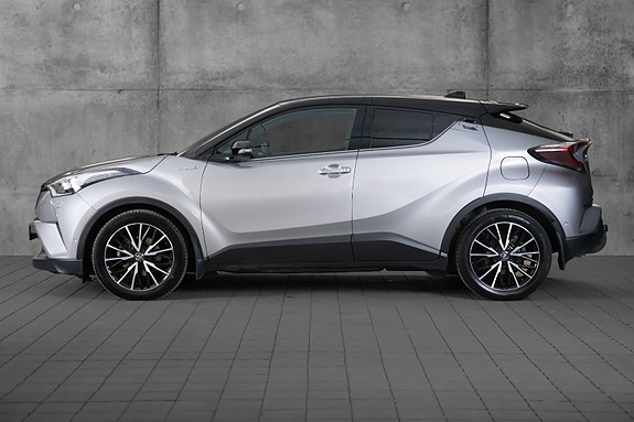 Toyota C-HR 3 of 20