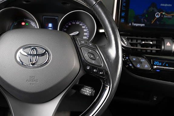 Toyota C-HR 15 of 20